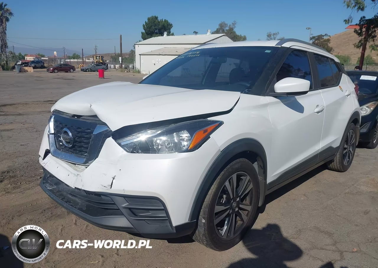 2018 Nissan Kicks Sv VIN:3N1CP5CU6JL523681 - 2
