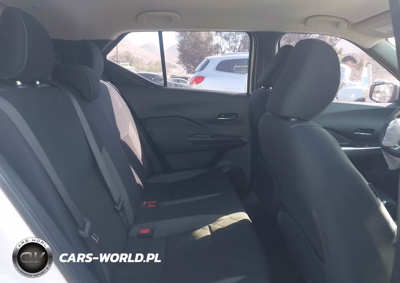 2018 Nissan Kicks Sv VIN:3N1CP5CU6JL523681 - 8