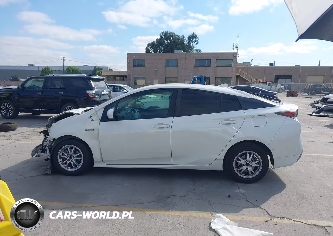 2018 Toyota Prius Two VIN:JTDKBRFU8J3074672 - 15