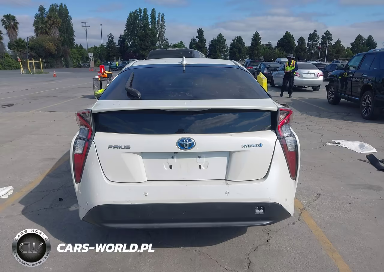 2018 Toyota Prius Two VIN:JTDKBRFU8J3074672 - 17