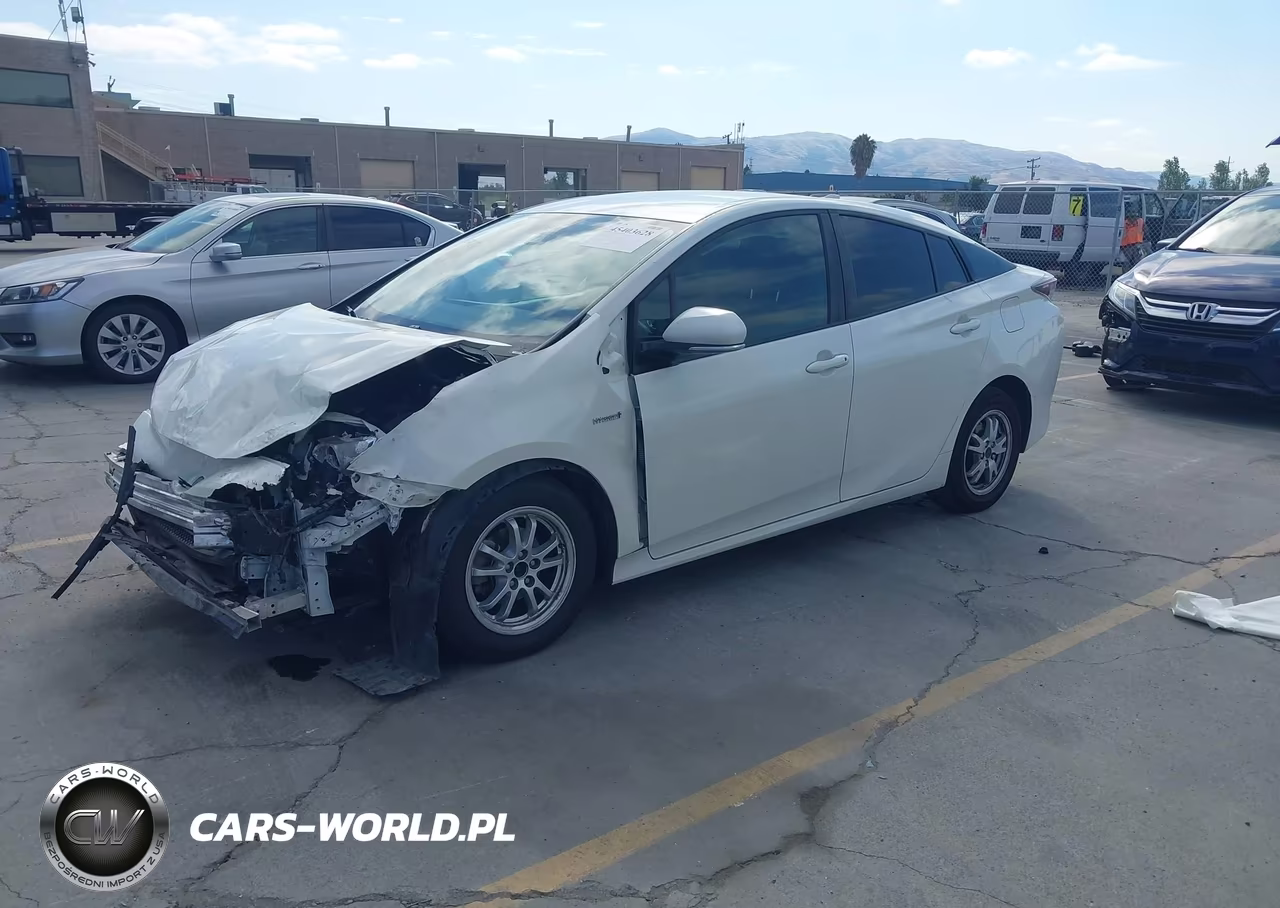 2018 Toyota Prius Two VIN:JTDKBRFU8J3074672 - 2