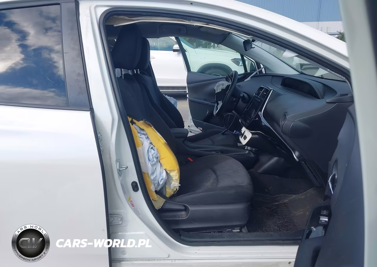 2018 Toyota Prius Two VIN:JTDKBRFU8J3074672 - 5