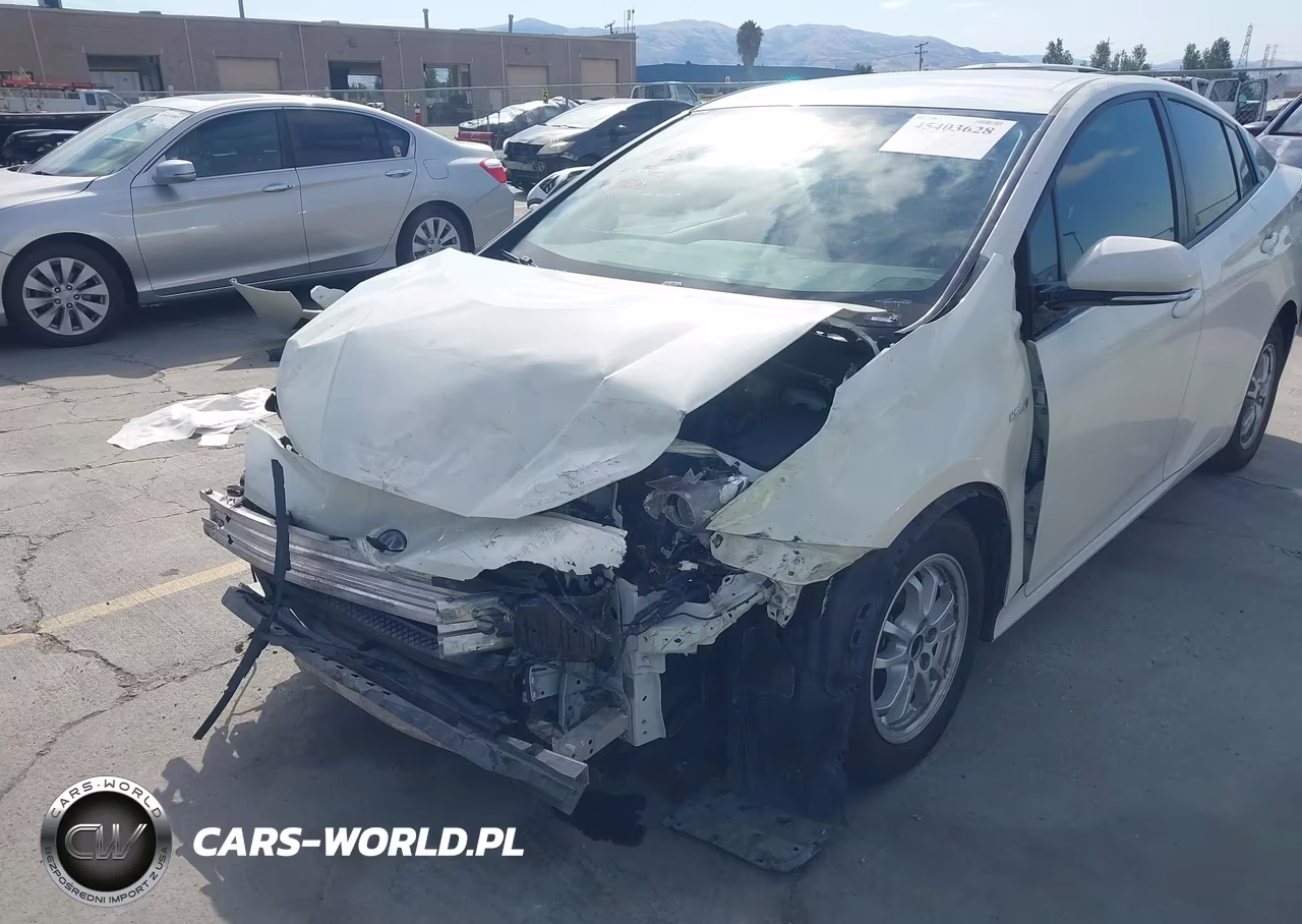 2018 Toyota Prius Two VIN:JTDKBRFU8J3074672 - 6