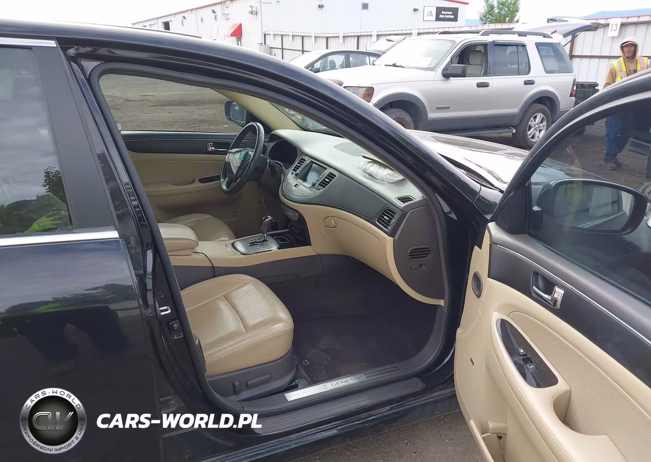 2011 Hyundai Genesis 3.8 VIN:KMHGC4DE7BU143246 - 5