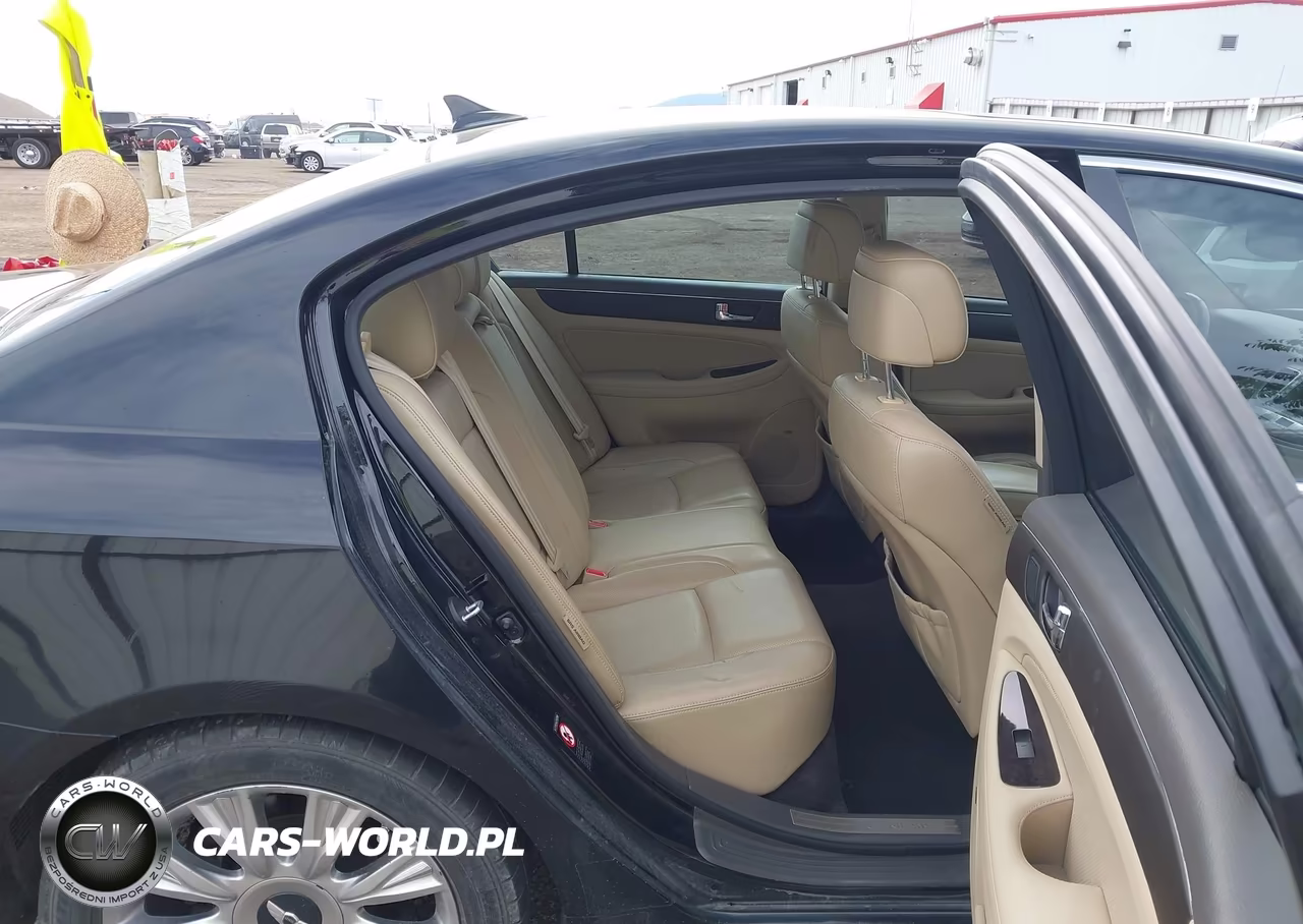 2011 Hyundai Genesis 3.8 VIN:KMHGC4DE7BU143246 - 8