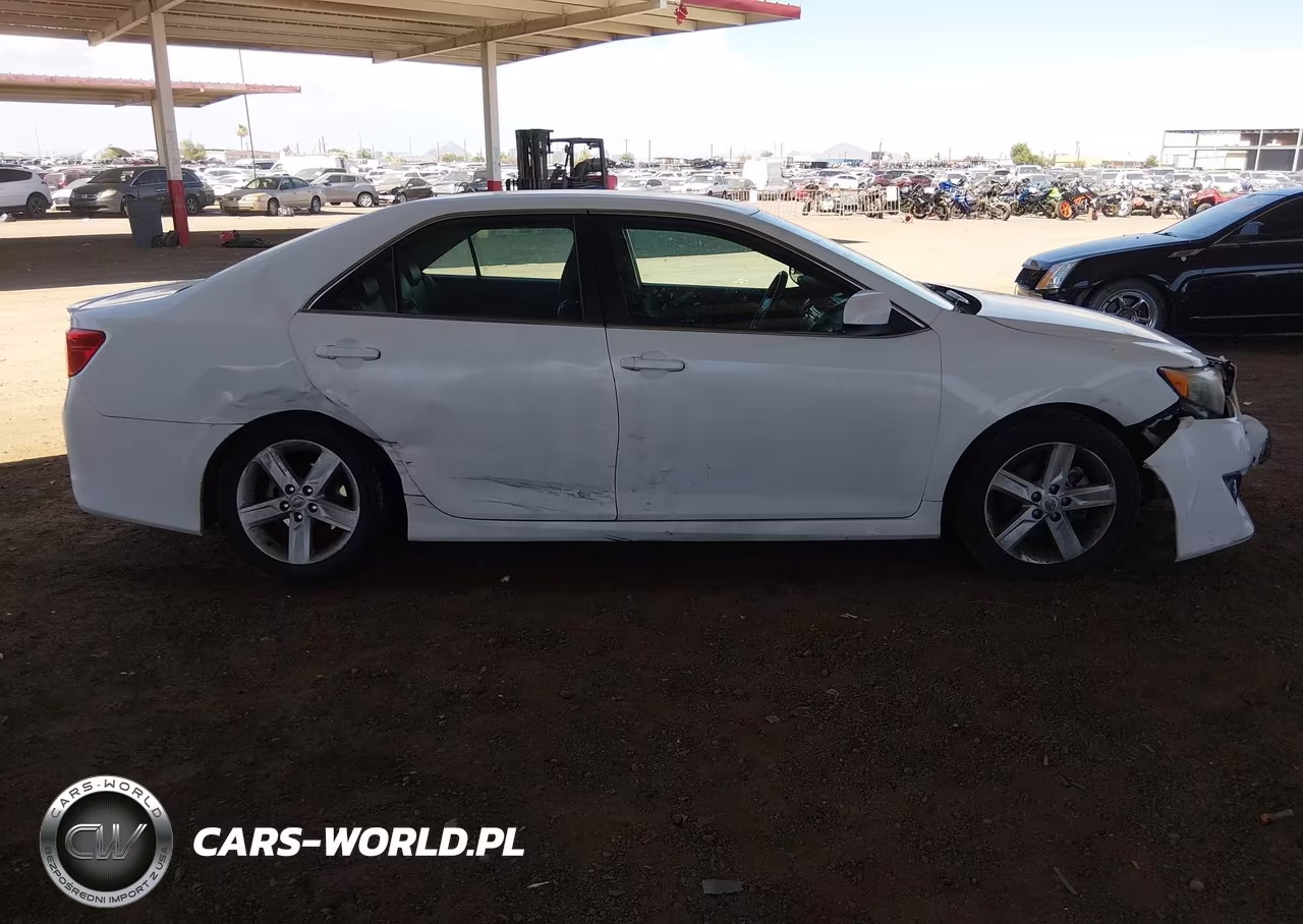 2014 Toyota Camry Se VIN:4T1BF1FK4EU745786 - 12
