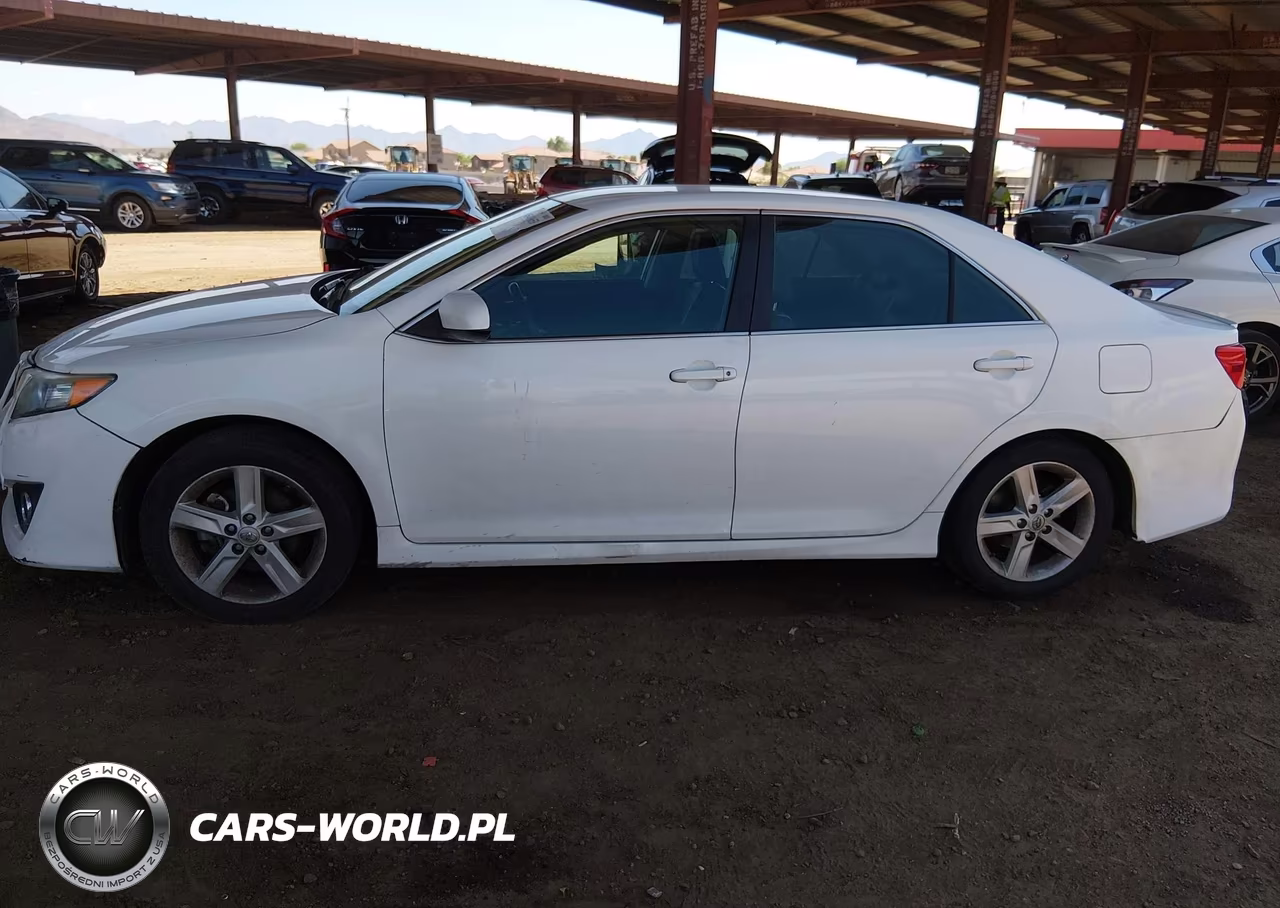 2014 Toyota Camry Se VIN:4T1BF1FK4EU745786 - 13