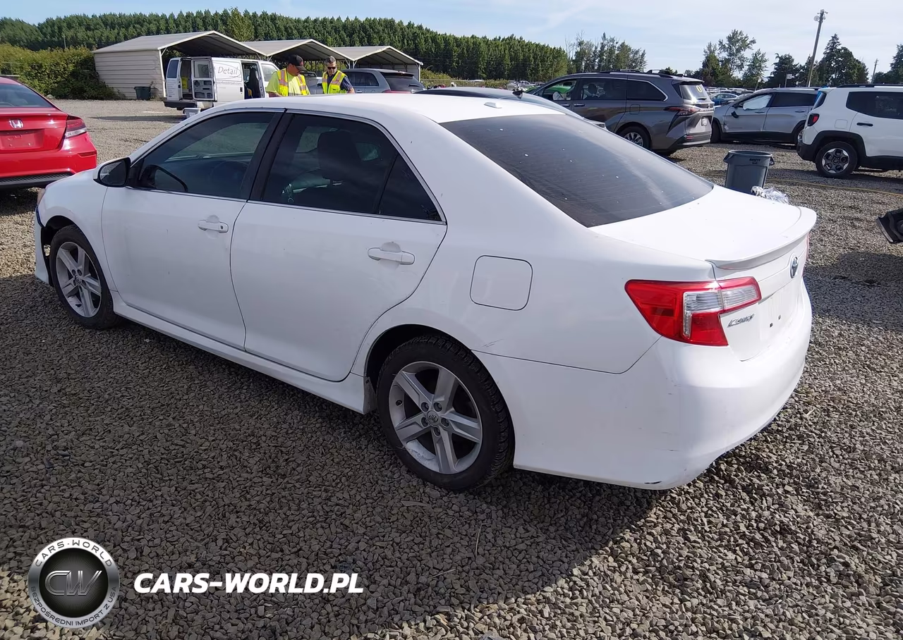2013 Toyota Camry Se VIN:4T1BF1FK9DU688483 - 3