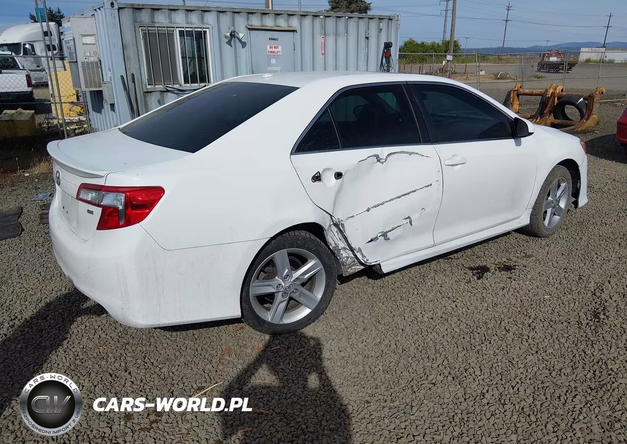 2013 Toyota Camry Se VIN:4T1BF1FK9DU688483 - 4