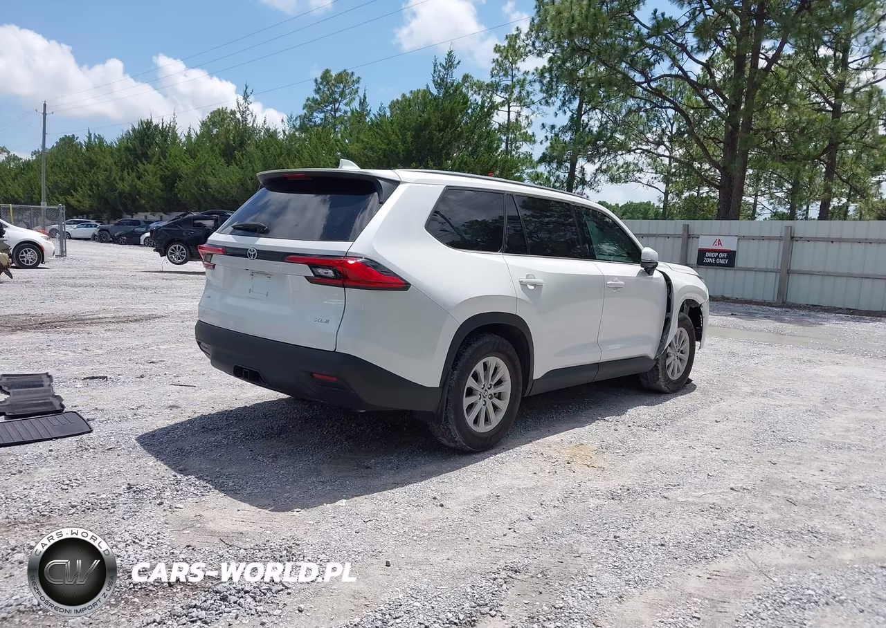 2024 Toyota Grand Highlander Xle VIN:5TDAAAB50RS055851 - 4