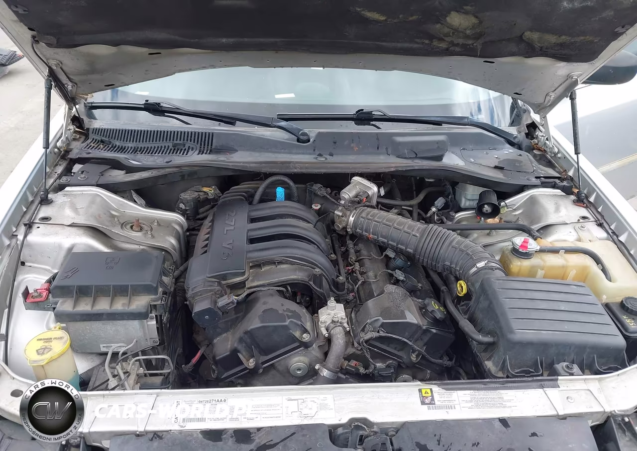 2007 Chrysler 300 VIN:2C3KA43R07H795472 - 10