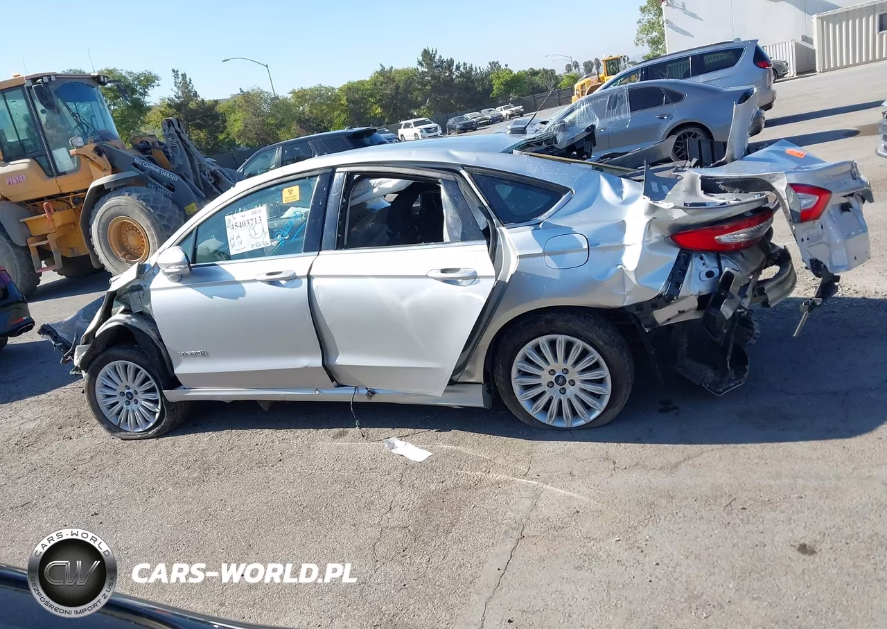 2016 Ford Fusion Hybrid Se VIN:3FA6P0LU8GR305007 - 13