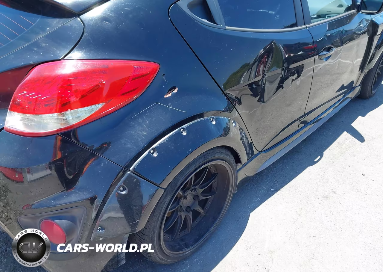 2015 Hyundai Veloster Turbo R-Spec VIN:KMHTC6AE3FU241159 - 13