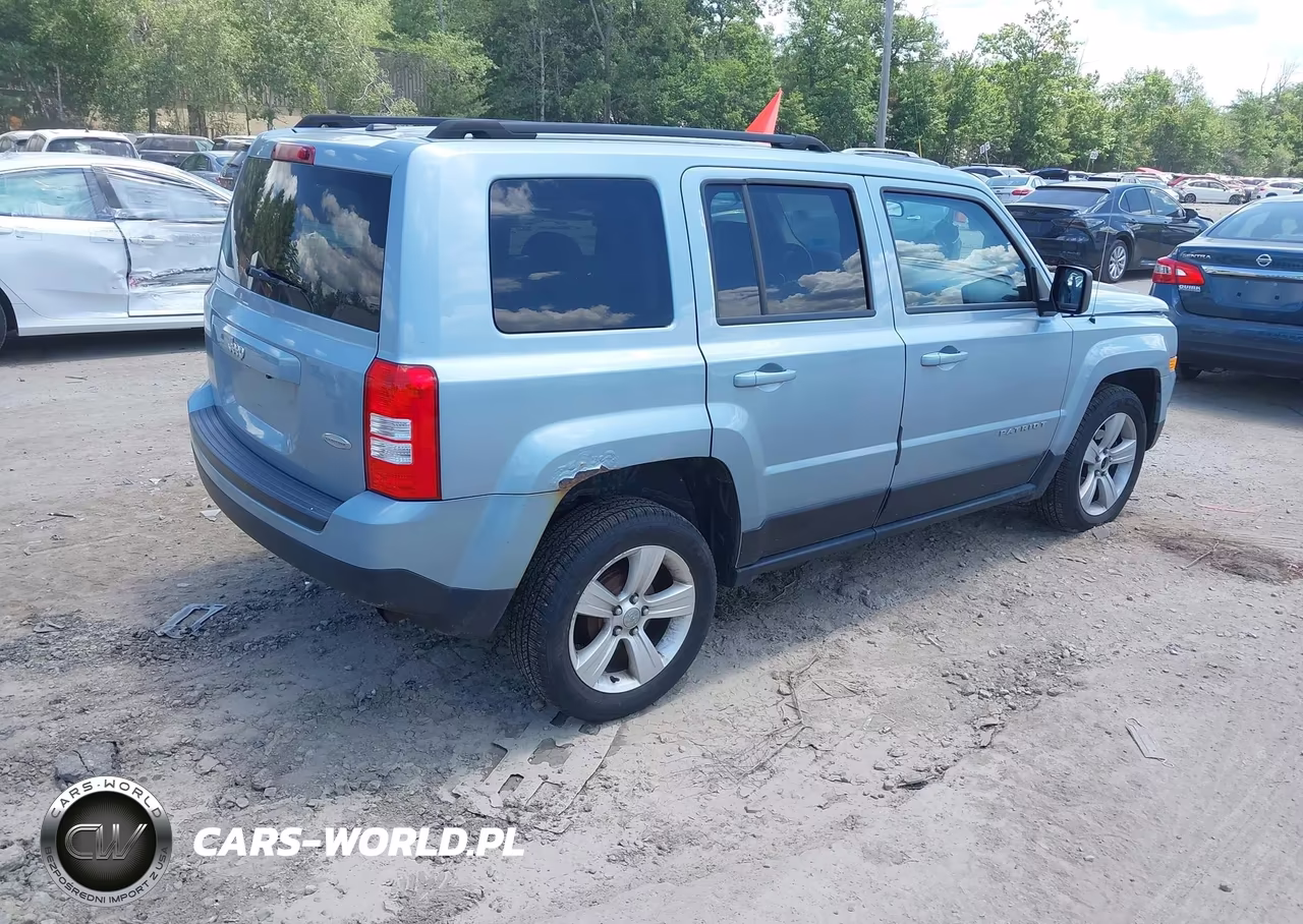 2013 Jeep Patriot Latitude VIN:1C4NJPFB2DD137704 - 2