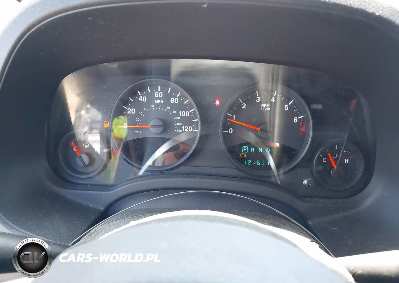 2013 Jeep Patriot Latitude VIN:1C4NJPFB2DD137704 - 5