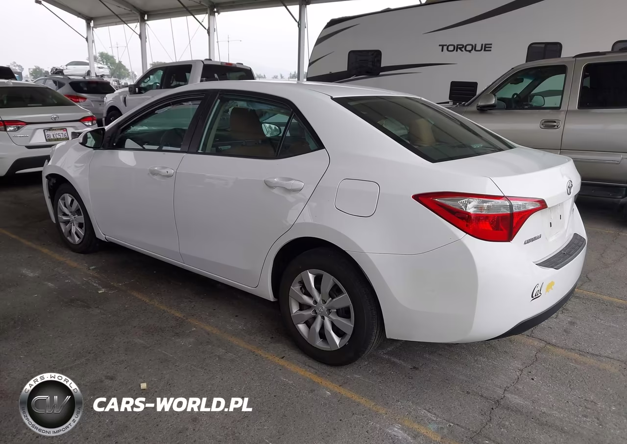 2015 Toyota Corolla Le VIN:5YFBURHE1FP322792 - 3