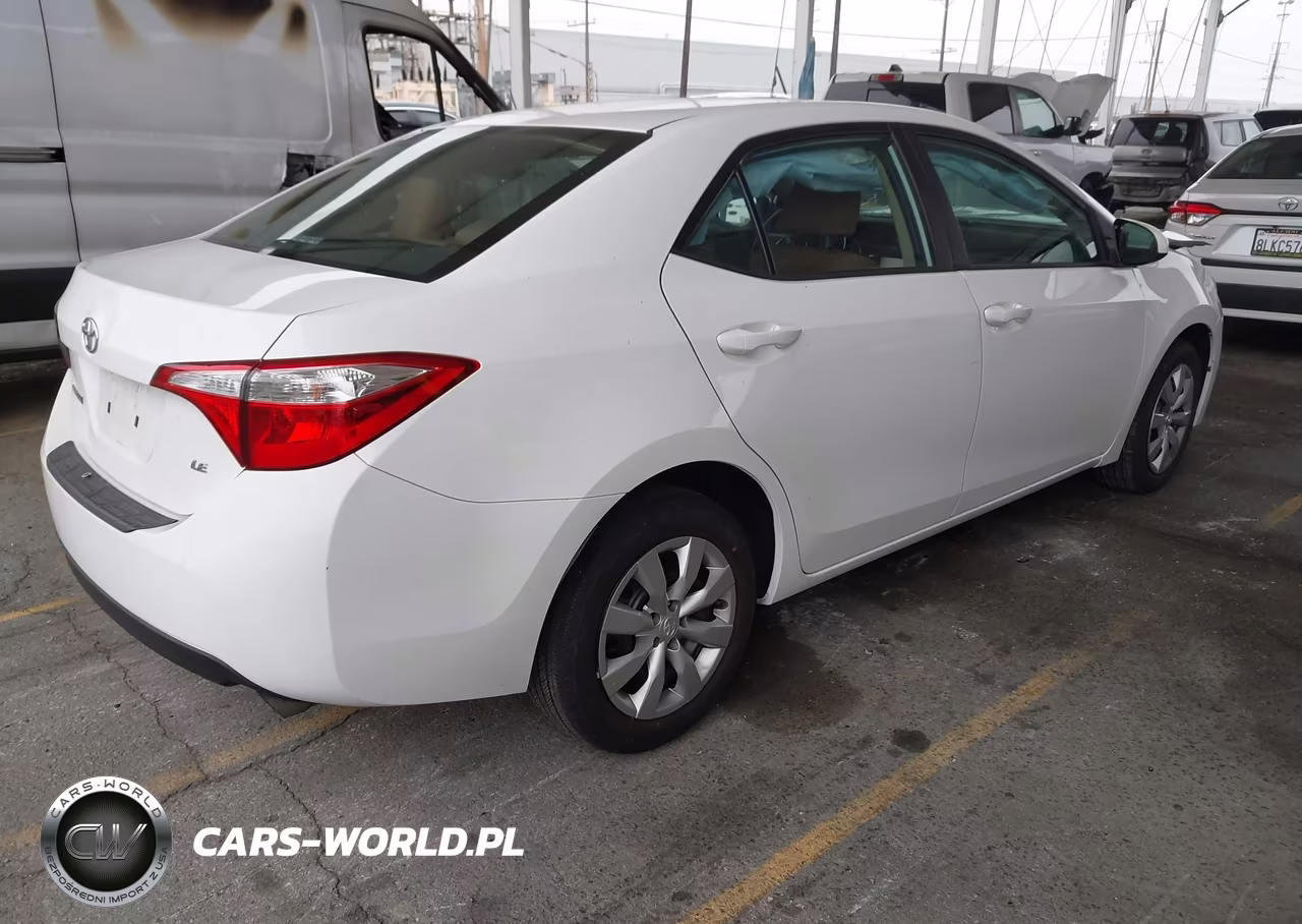 2015 Toyota Corolla Le VIN:5YFBURHE1FP322792 - 4