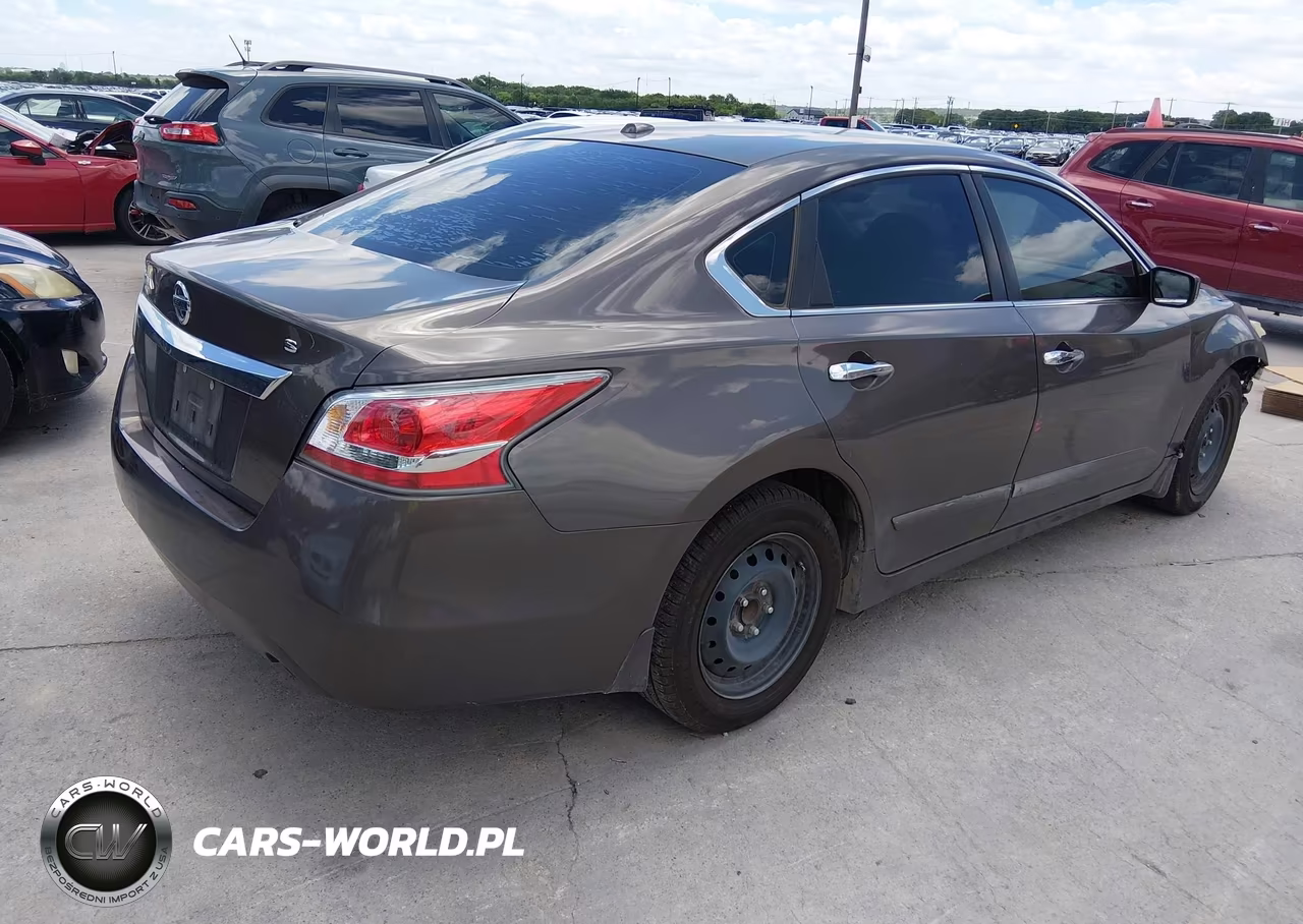 2015 Nissan Altima 2.5 S VIN:1N4AL3AP4FN369602 - 4