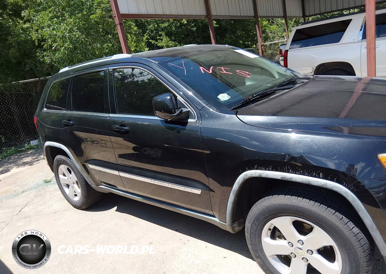 2012 Jeep Grand Cherokee Laredo VIN:1C4RJEAGXCC215403 - 13