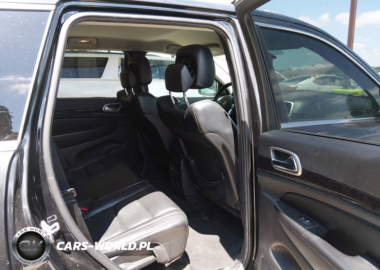 2012 Jeep Grand Cherokee Laredo VIN:1C4RJEAGXCC215403 - 8