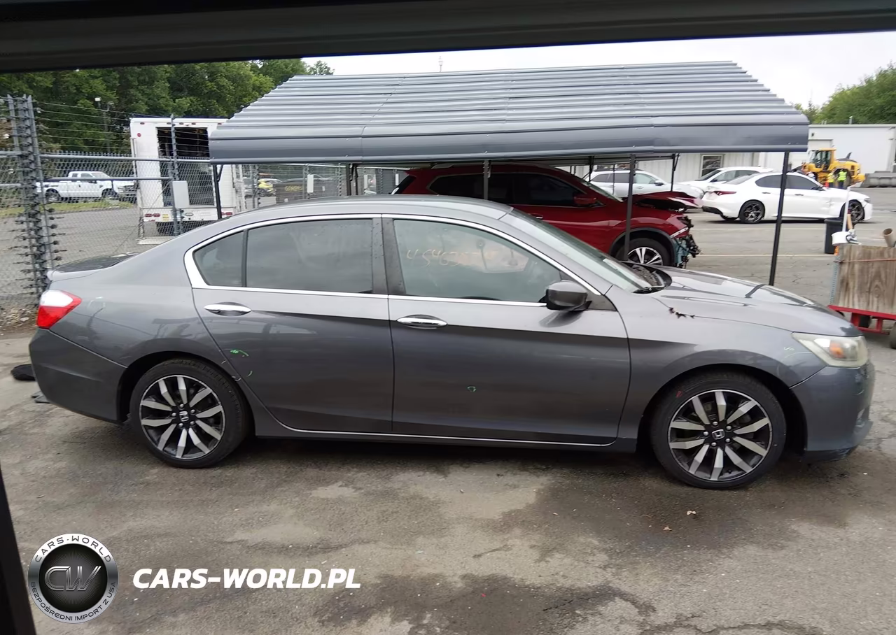2015 Honda Accord Sport VIN:1HGCR2F58FA125642 - 13