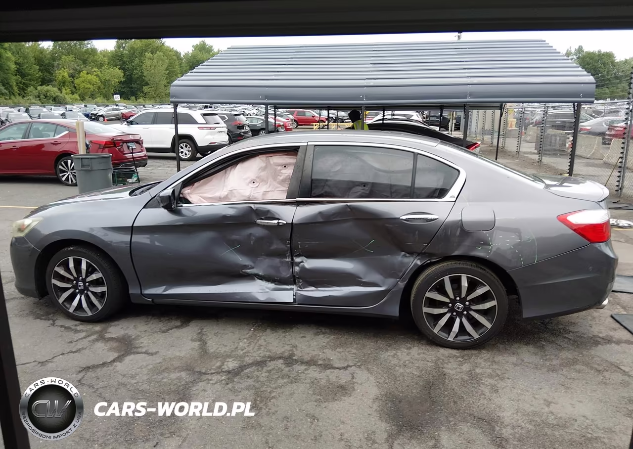2015 Honda Accord Sport VIN:1HGCR2F58FA125642 - 14