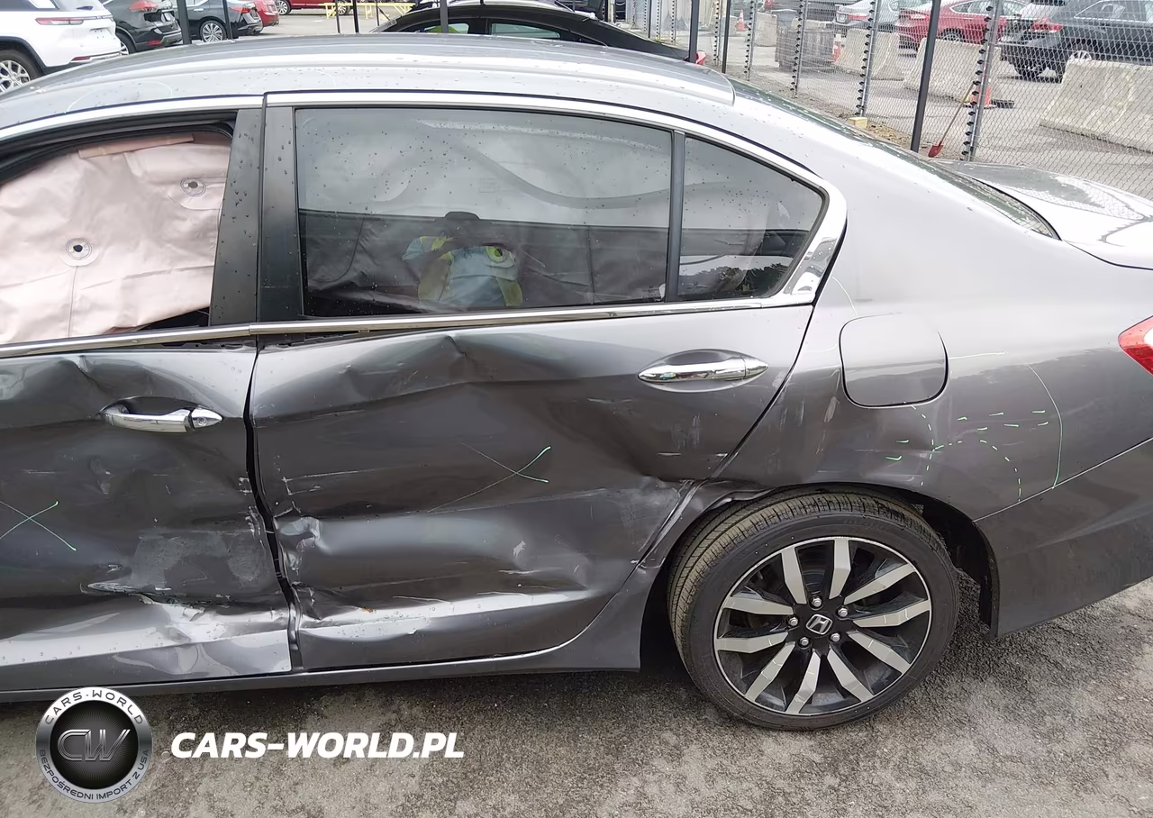 2015 Honda Accord Sport VIN:1HGCR2F58FA125642 - 17