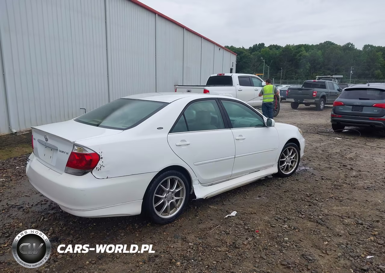 2005 Toyota Camry Le VIN:4T1BE32K95U552120 - 4