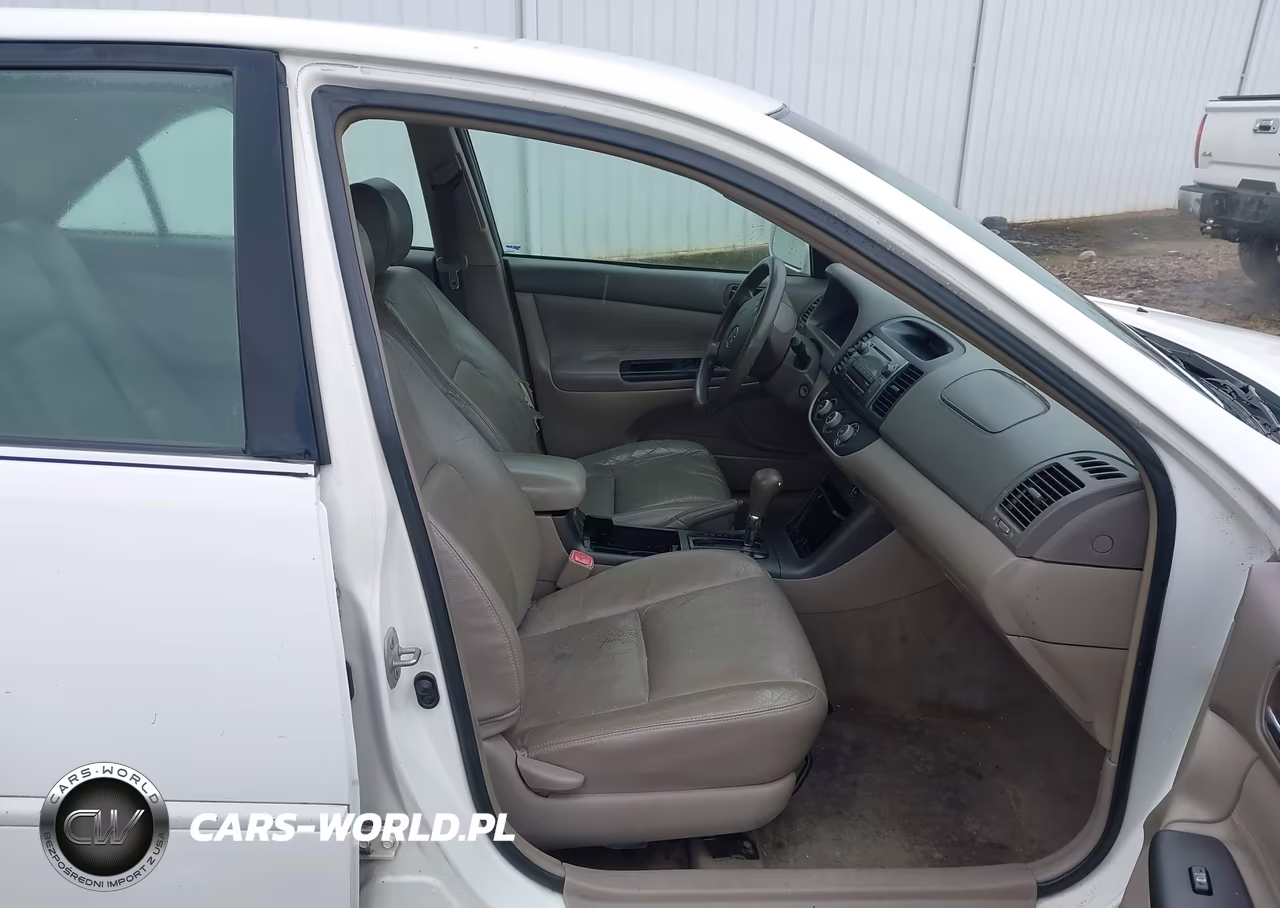 2005 Toyota Camry Le VIN:4T1BE32K95U552120 - 5