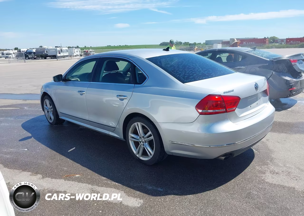 2014 Volkswagen Passat 1.8T Sel Premium VIN:1VWCS7A34EC077448 - 3