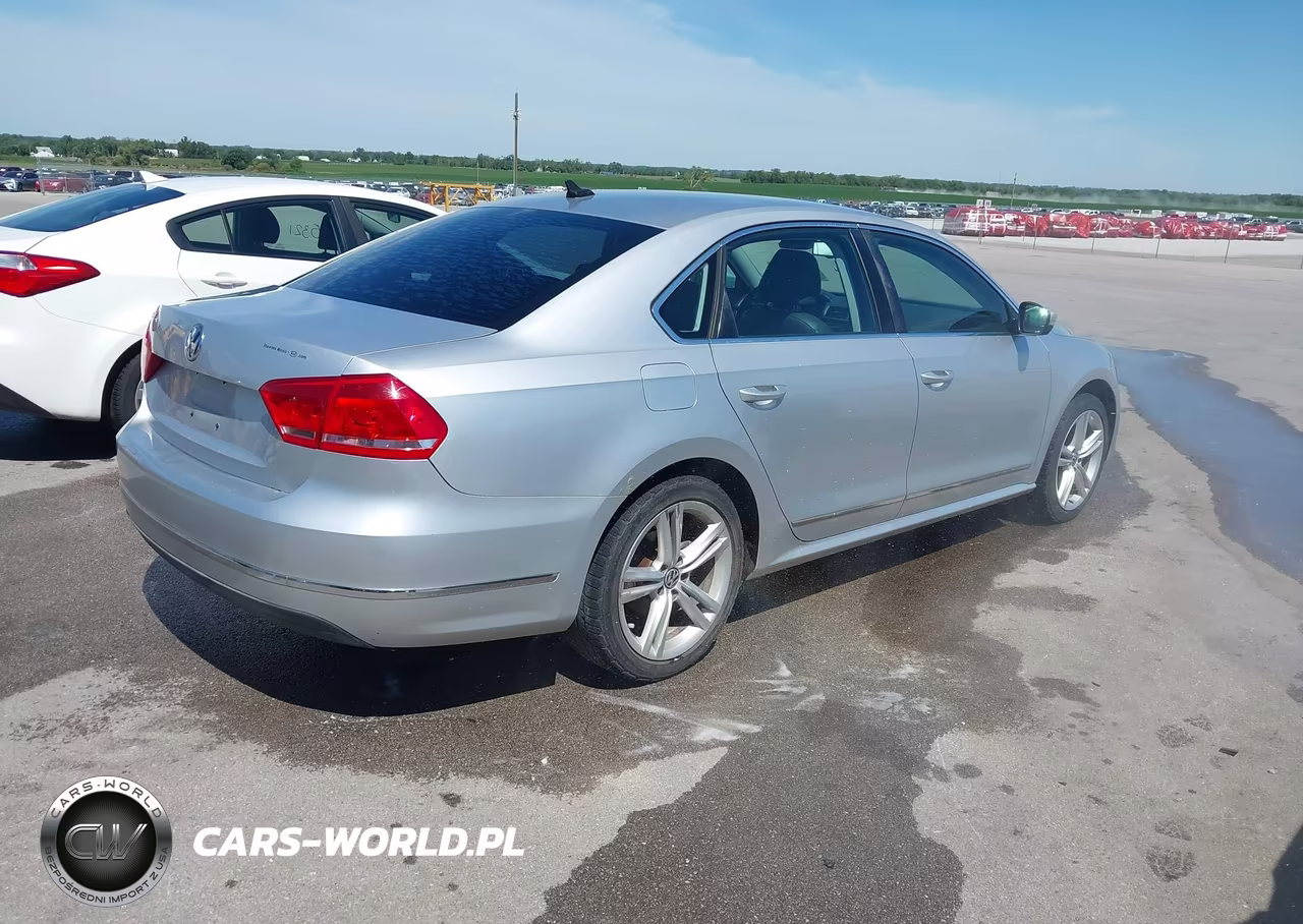 2014 Volkswagen Passat 1.8T Sel Premium VIN:1VWCS7A34EC077448 - 4