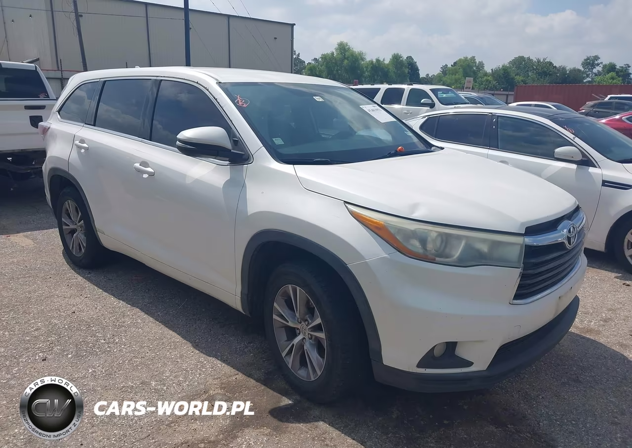 2015 Toyota Highlander Le Plus V6 – zdjęcie 1 z 16