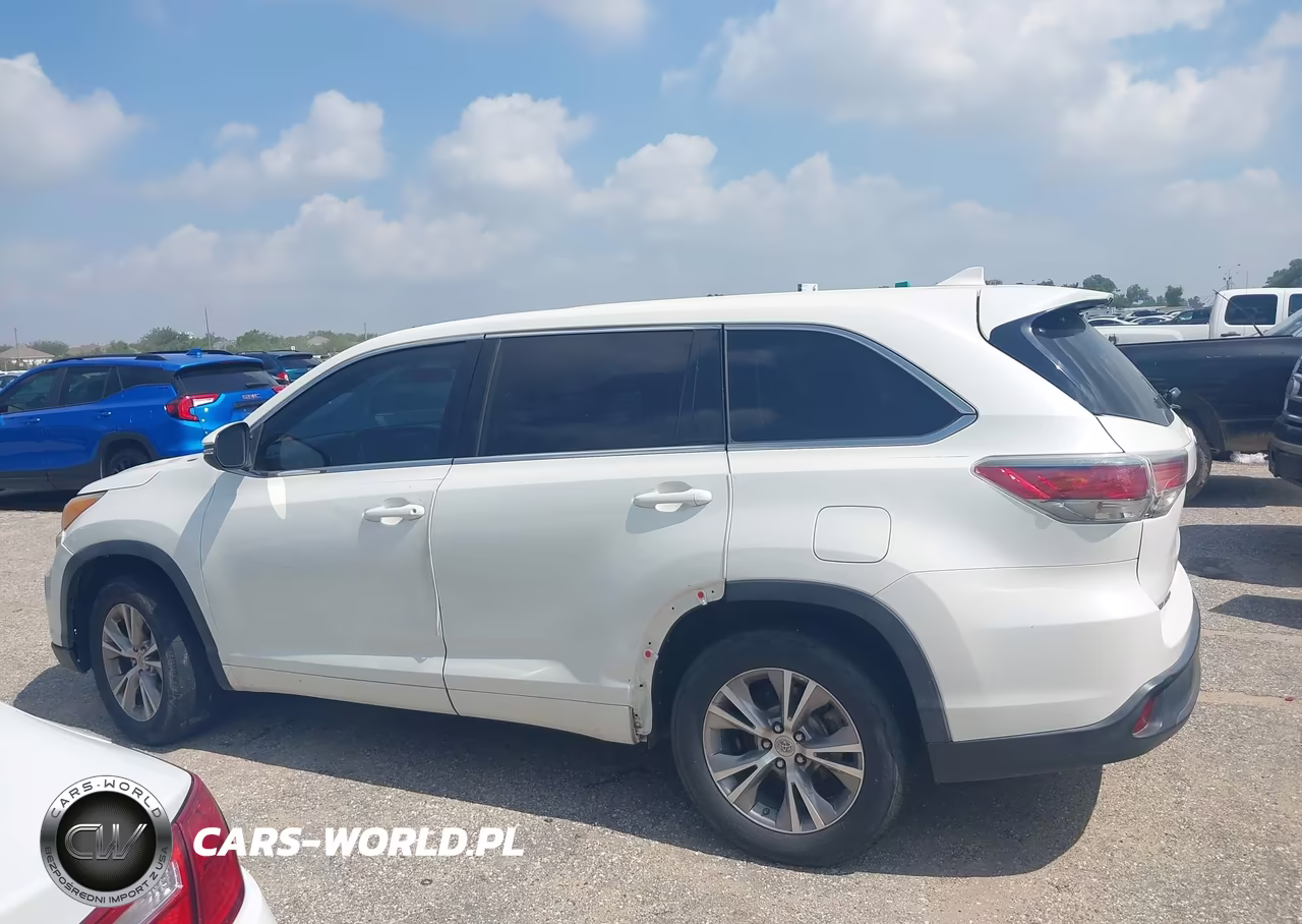 2015 Toyota Highlander Le Plus V6 VIN:5TDZKRFH1FS055534 - 14