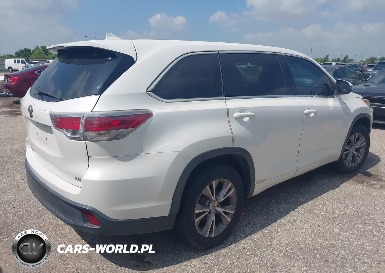 2015 Toyota Highlander Le Plus V6 VIN:5TDZKRFH1FS055534 - 4