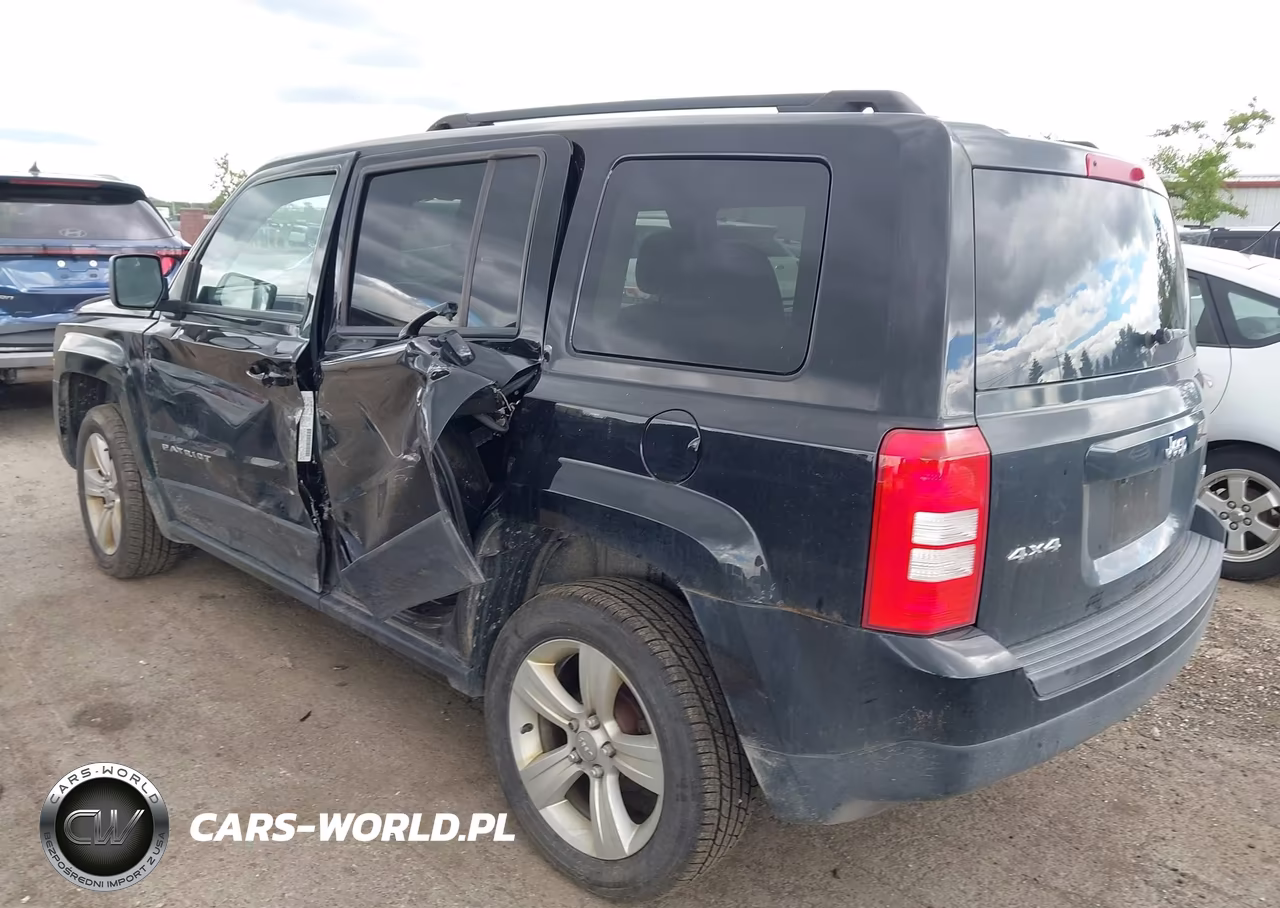 2014 Jeep Patriot Latitude VIN:1C4NJRFB2ED788523 - 3