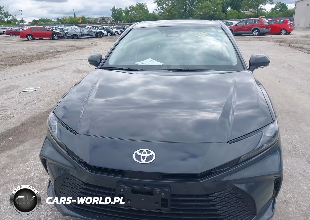 2025 Toyota Camry Le VIN:4T1DAACK0SU159805 - 12