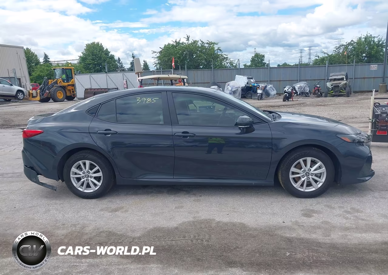 2025 Toyota Camry Le VIN:4T1DAACK0SU159805 - 13