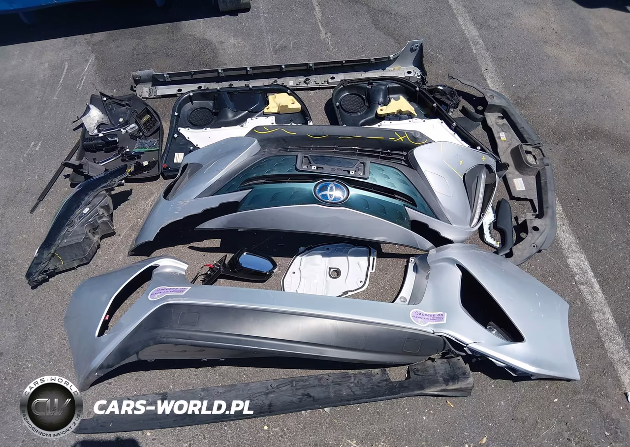 2018 Toyota Prius Prime Premium VIN:JTDKARFP7J3104452 - 12