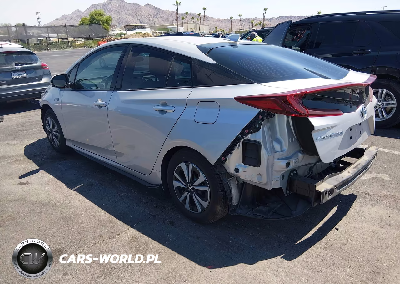 2018 Toyota Prius Prime Premium VIN:JTDKARFP7J3104452 - 3