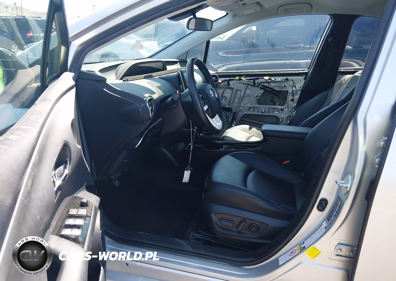 2018 Toyota Prius Prime Premium VIN:JTDKARFP7J3104452 - 5