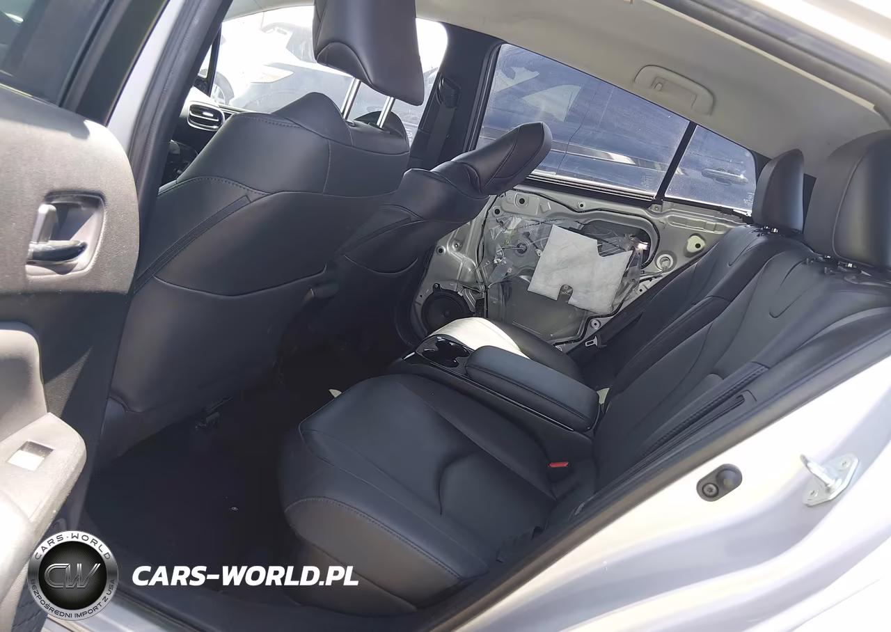 2018 Toyota Prius Prime Premium VIN:JTDKARFP7J3104452 - 8