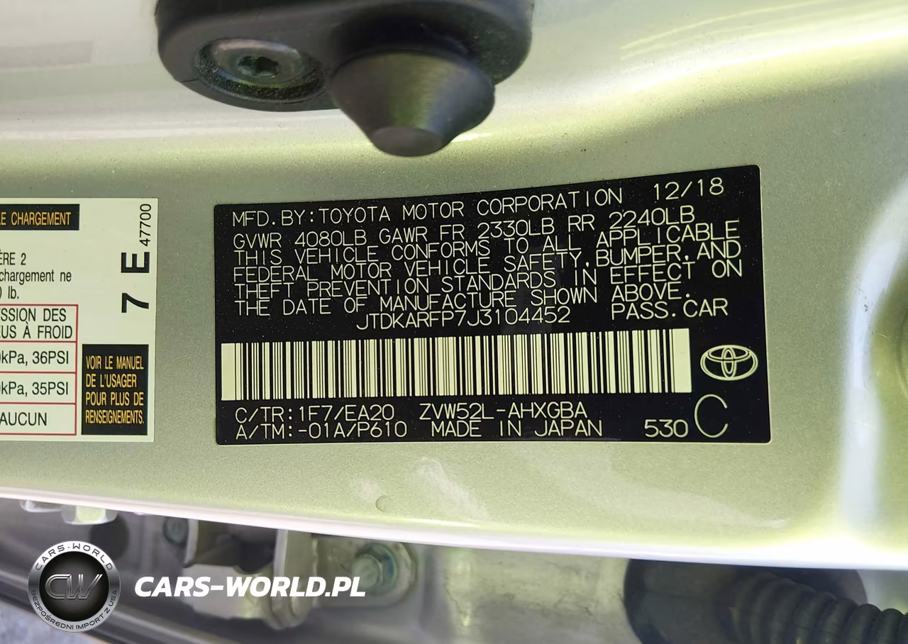 2018 Toyota Prius Prime Premium VIN:JTDKARFP7J3104452 - 9