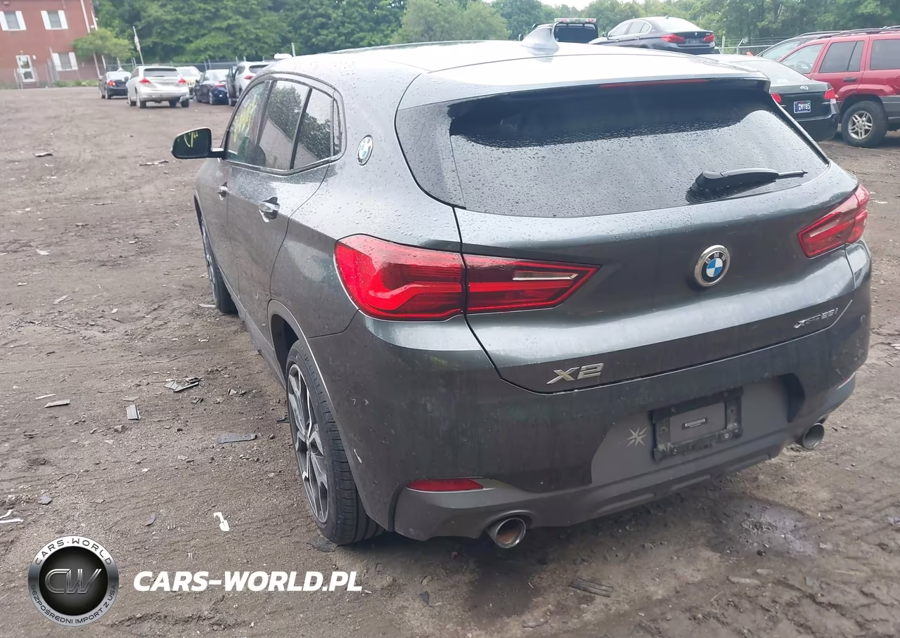 2018 BMW X2 xDrive28I VIN:WBXYJ5C38JEF82572 - 3