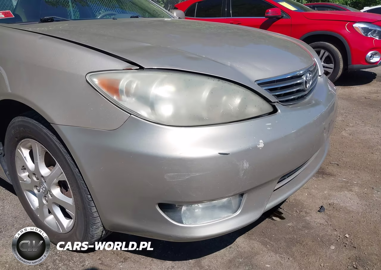 2005 Toyota Camry Xle VIN:4T1BE30K55U077827 - 12