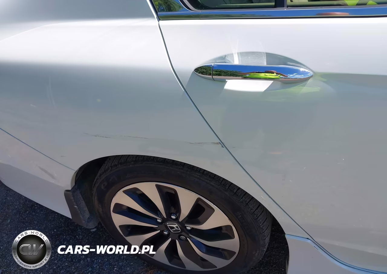 2017 Honda Accord Hybrid Touring VIN:JHMCR6F70HC013043 - 17