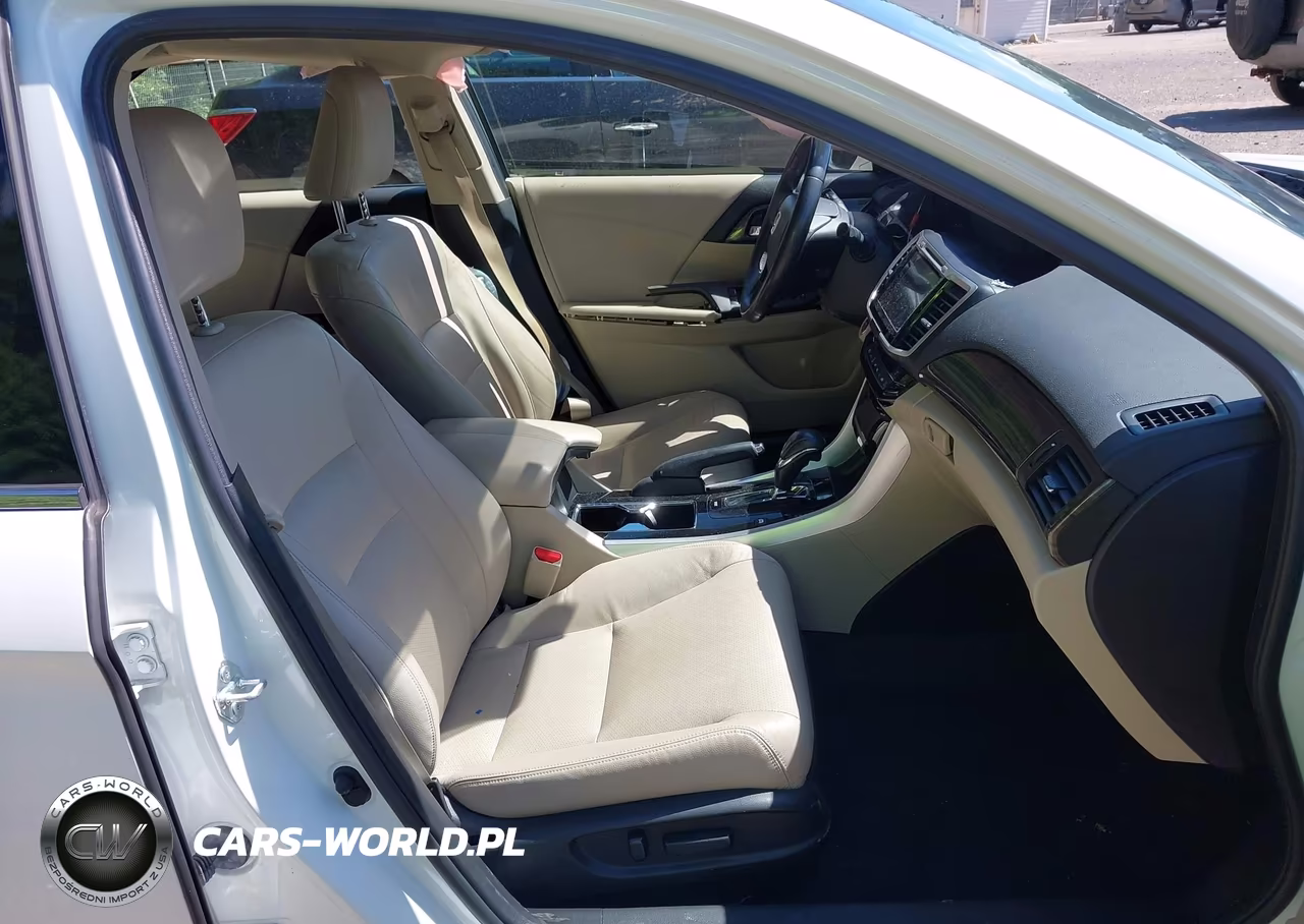 2017 Honda Accord Hybrid Touring VIN:JHMCR6F70HC013043 - 5