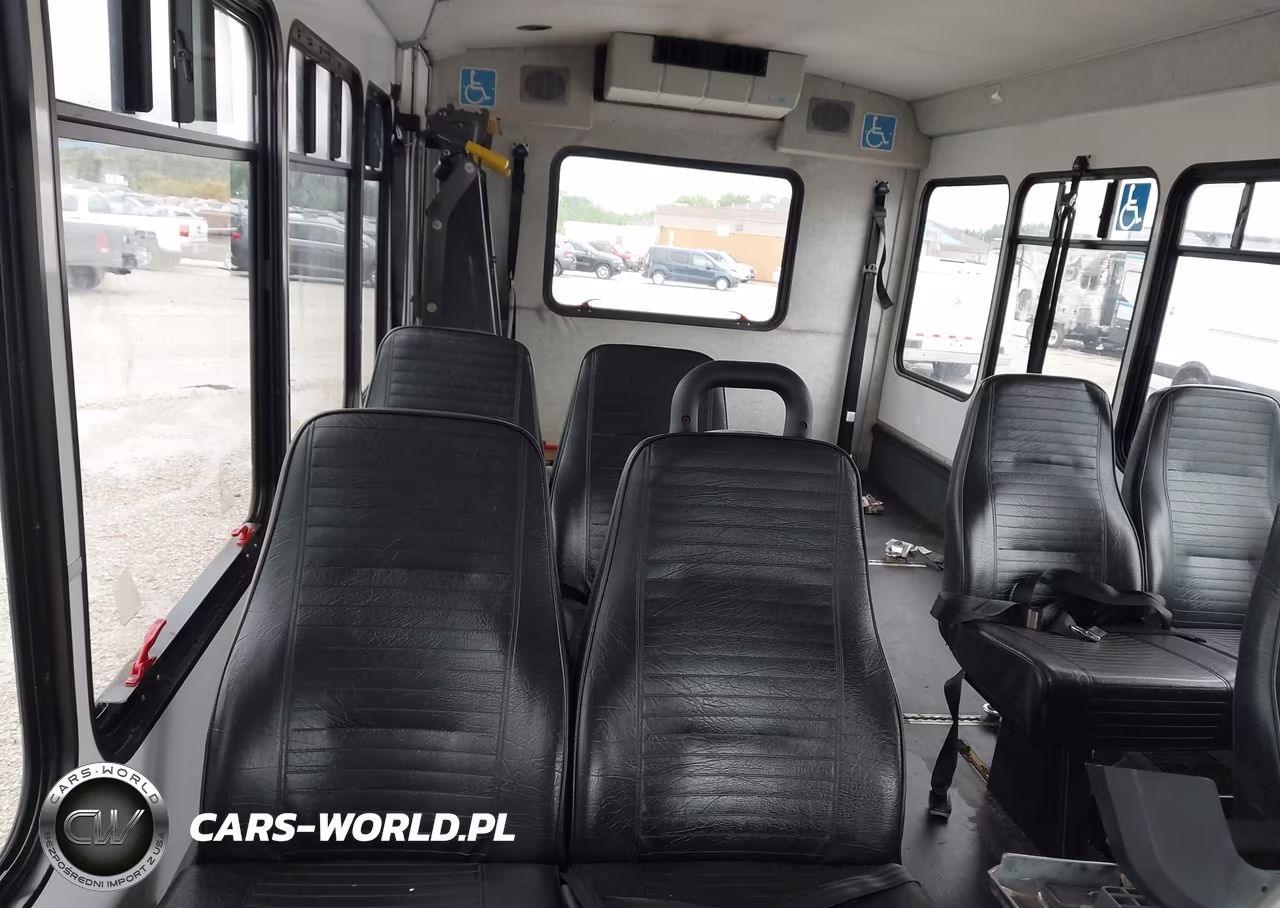 2018 Ford E-450 Cutaway VIN:1FDFE4FS0JDC34723 - 8