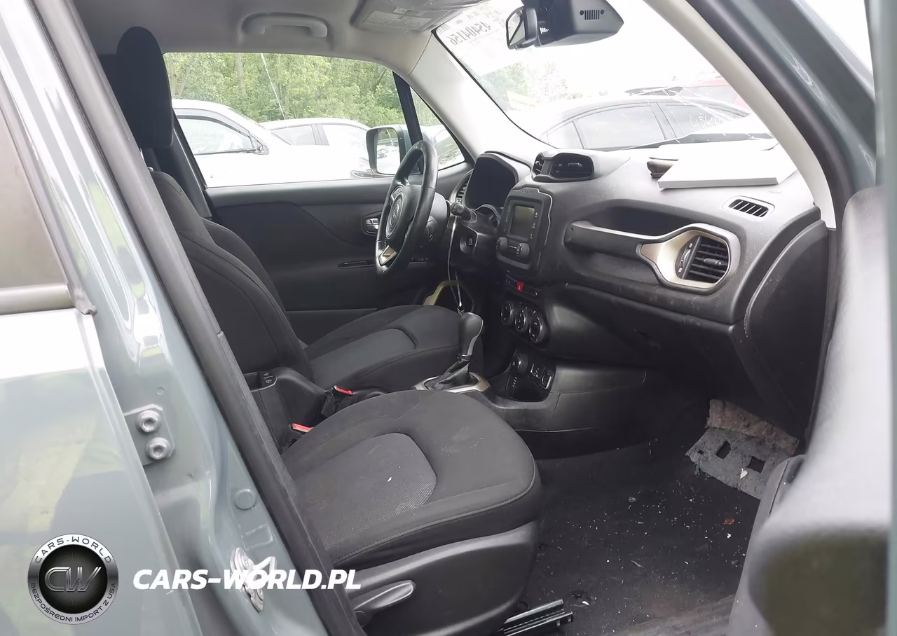 2017 Jeep Renegade Latitude 4X4 VIN:ZACCJBBBXHPF14156 - 5