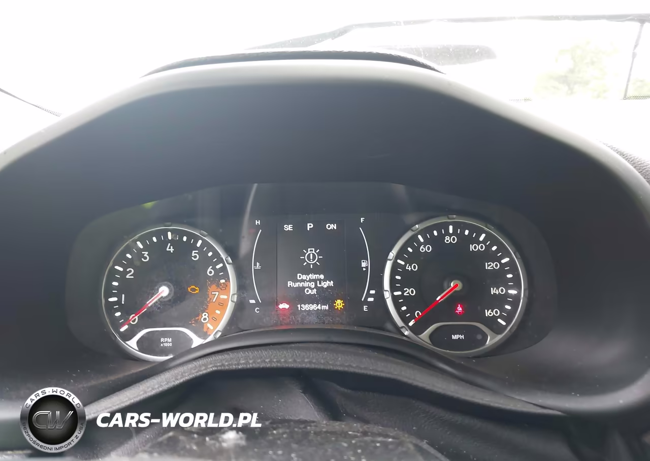 2017 Jeep Renegade Latitude 4X4 VIN:ZACCJBBBXHPF14156 - 7