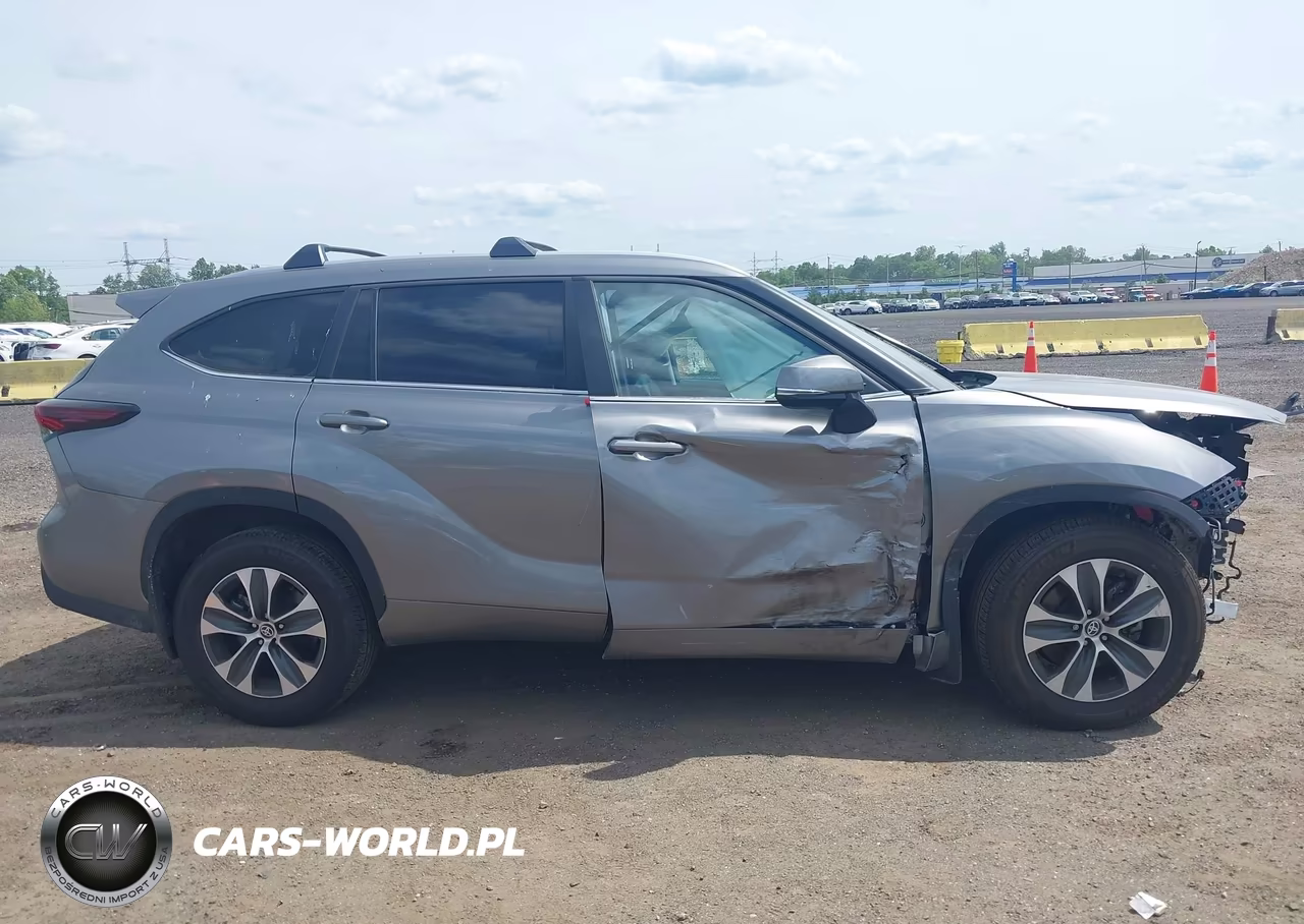 2026 Toyota Highlander Xle VIN:5TDKDRBH3TS595612 - 12